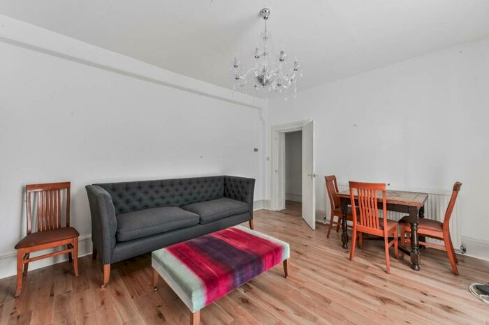 2 Bedroom Flat To Rent In Hanley Road, Finsbury Park, London, N4