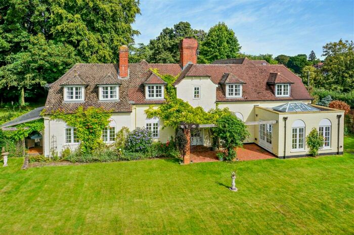 6 Bedroom Detached House For Sale In Wield Road, Preston Candover, RG25
