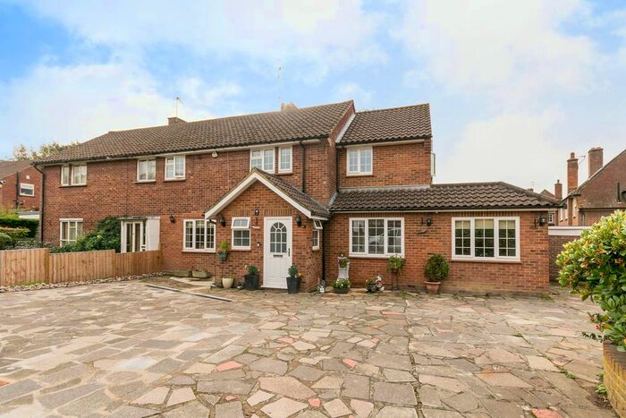 5 Bedroom Semi-Detached House To Rent In Latimer Close, Pinner, HA5