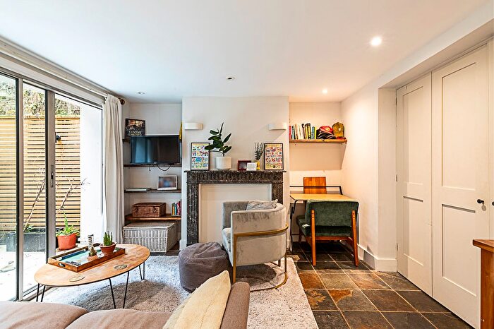 1 Bedroom Flat To Rent In Carmel Court, Holland Street, London, W8