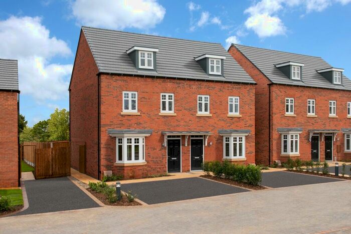 3 Bedroom Semi-Detached House For Sale In Walton Road, Drakelow, DE15