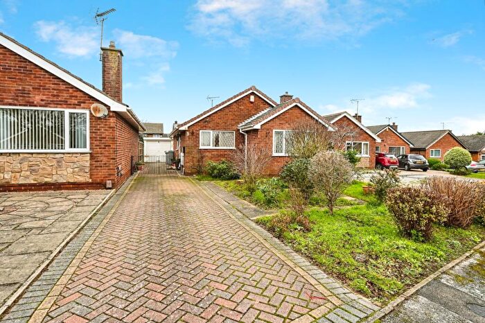 2 Bedroom Bungalow For Sale In Beverley Close, Rainworth, Mansfield, Nottinghamshire, NG21