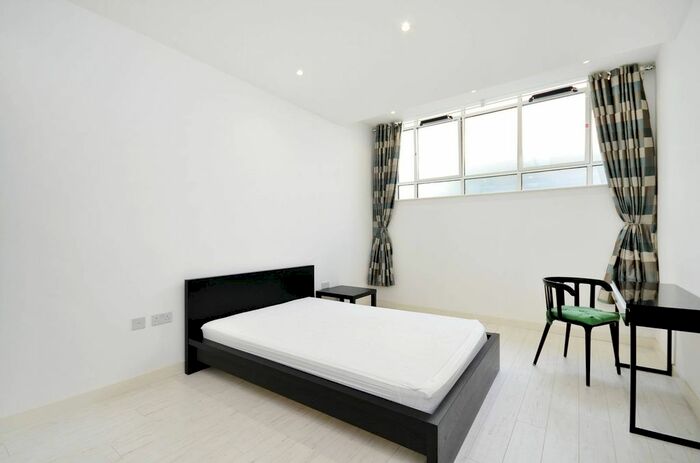 1 Bedroom Flat To Rent In Great West Quarter, Brentford, TW8