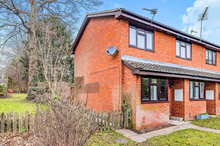 1 Bedroom End Of Terrace House To Rent In Beaulieu Close, Watford, Hertfordshire, WD19