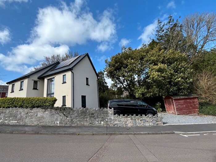 4 Bedroom Detached House For Sale In Llandyfaelog, Kidwelly, SA17