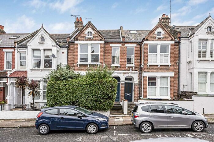 5 Bedroom Property To Rent In Killyon Road, Clapham, SW8