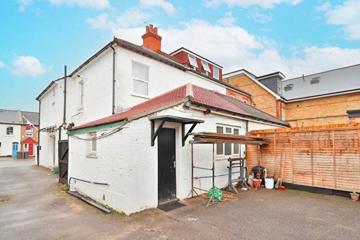 2 Bedroom Maisonette To Rent In Burlington Road, New Malden, KT3