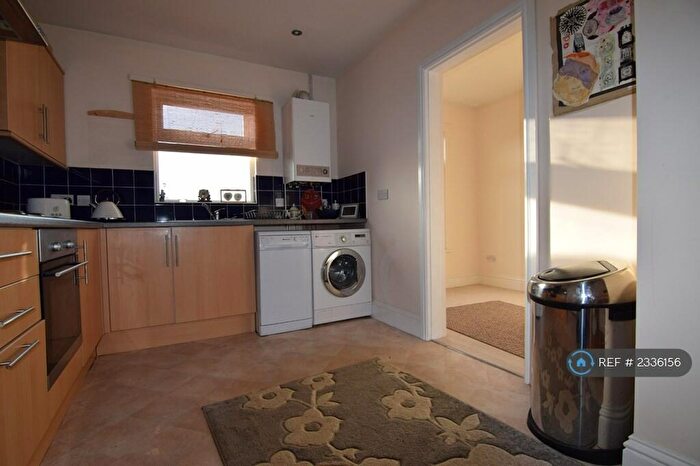 2 Bedroom Flat To Rent In Church Road, Hartshill, Nuneaton, CV10