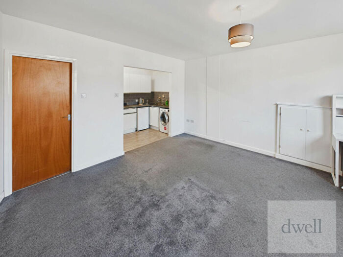 1 Bedroom Flat To Rent In Spen Lane, West Park, Leeds, LS16
