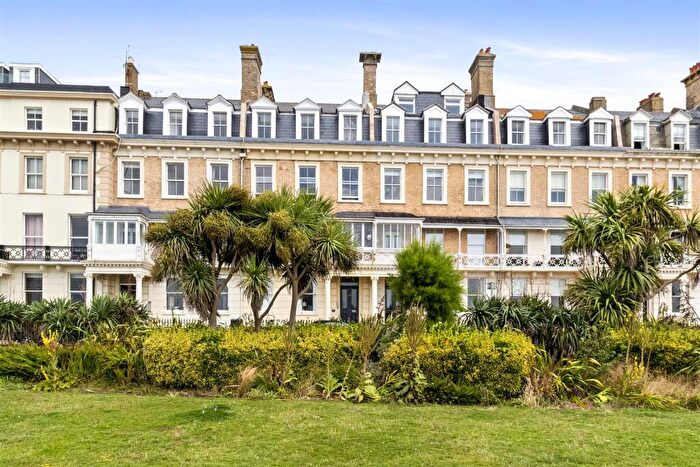 2 Bedroom Flat To Rent In Heene Terrace, Worthing, BN11