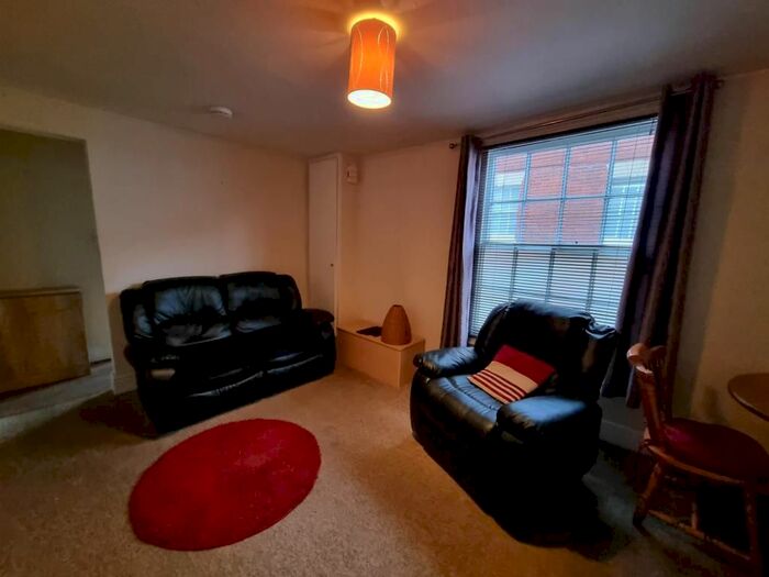 1 Bedroom Flat To Rent In Abingdon Town Centre, Oxfordshire, OX14