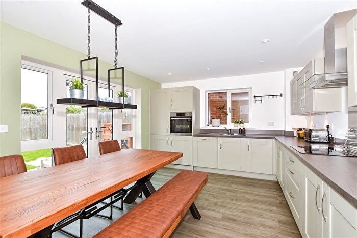 3 Bedroom Detached House For Sale In Collier Street, Yalding, Maidstone, Kent, ME18