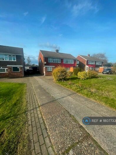 3 Bedroom Semi-Detached House To Rent In Harman Drive, Sidcup, DA15