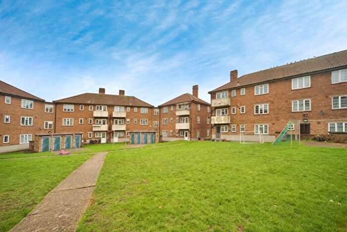 2 Bedroom Flat For Sale In Bittacy Hill, London, NW7
