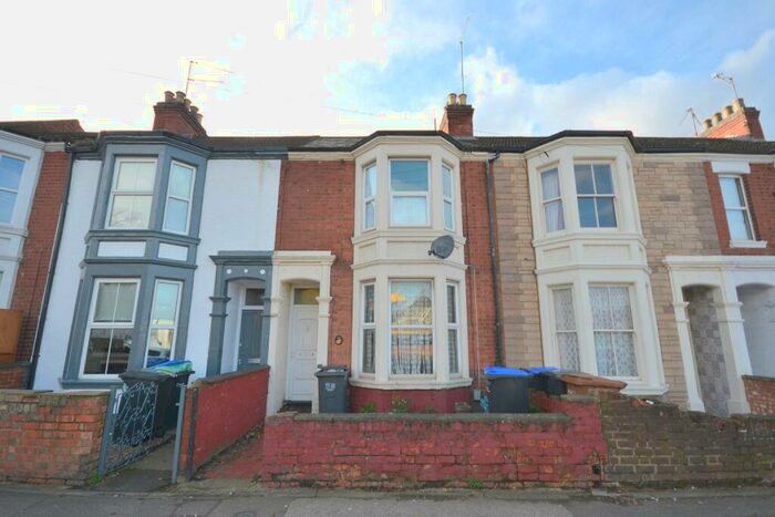 4 Bedroom House To Rent In London Road, Far Cotton, Northampton, NN4