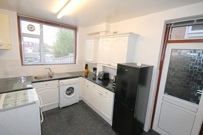 3 Bedroom End Of Terrace House For Sale In Glanfield Road, Beckenham, BR3