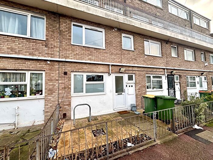 3 Bedroom Maisonette To Rent In Buckingham Road, London, E15