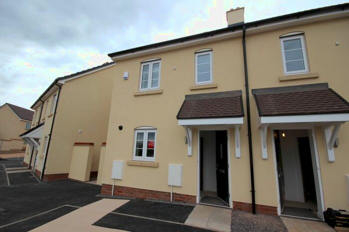 2 Bedroom Semi-Detached House To Rent In Brook Lane, Taunton, TA1