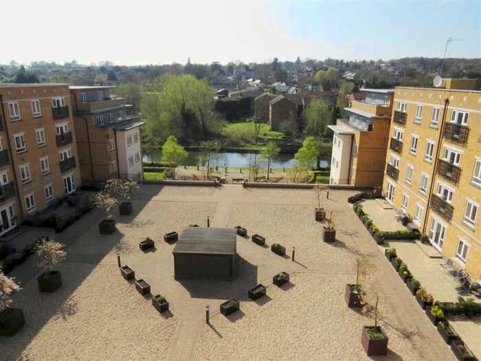 2 Bedroom Property To Rent In Ovaltine Drive, Kings Langley, WD4