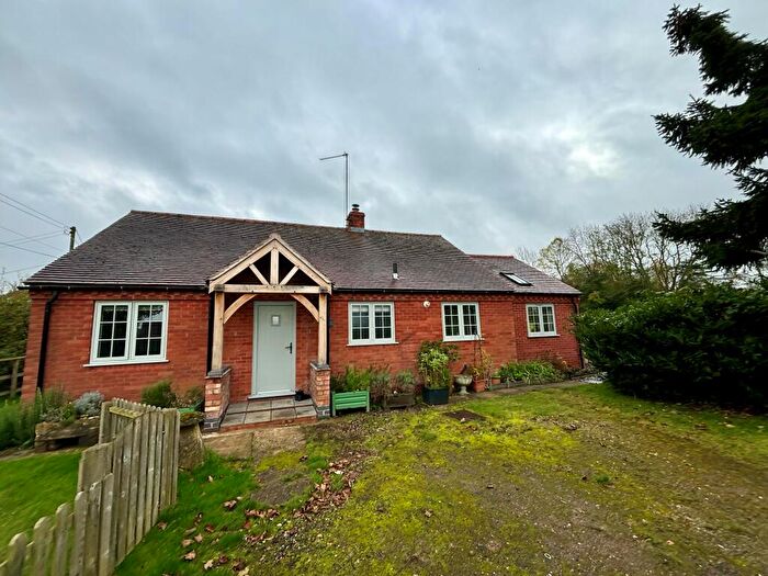 2 Bedroom House To Rent In Shepherds Retreat, Feckenham, B96