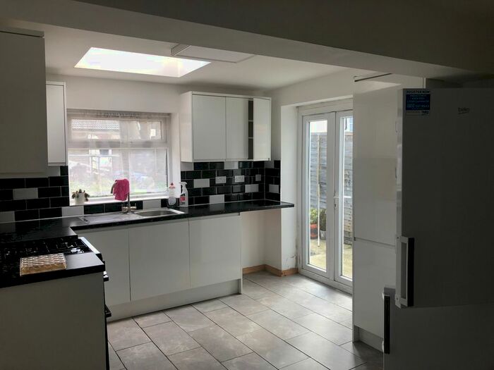 3 Bedroom Flat To Rent In Melfort Avenue, London, CR7