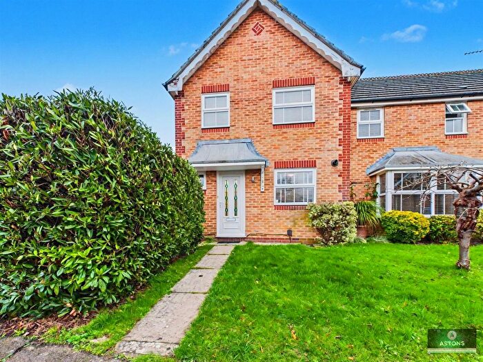 3 Bedroom End Terrace House For Sale In Clifton Road, Maidenbower, Crawley, RH10