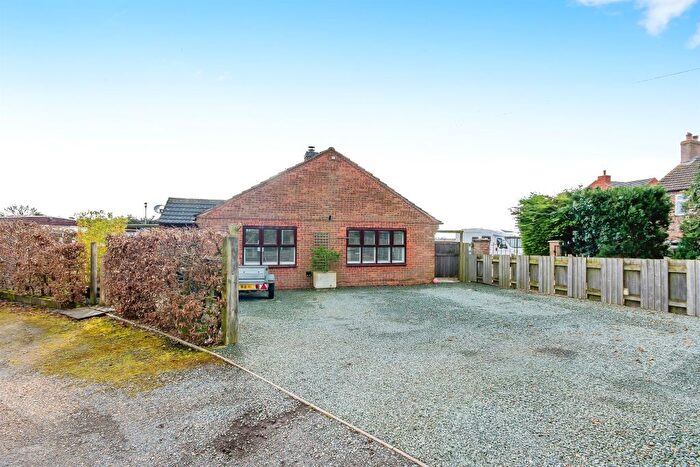 3 Bedroom Detached Bungalow For Sale In Tattershall Bridge Road, Tattershall Bridge, Lincoln, LN4