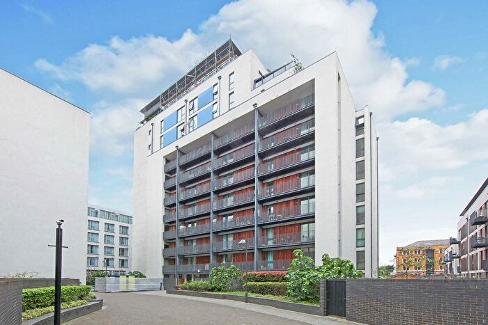 2 Bedroom Flat To Rent In City Walk, London, SE1