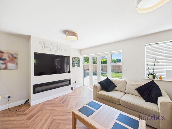 2 Bedroom Maisonette For Sale In Addlestone, Surrey, KT15