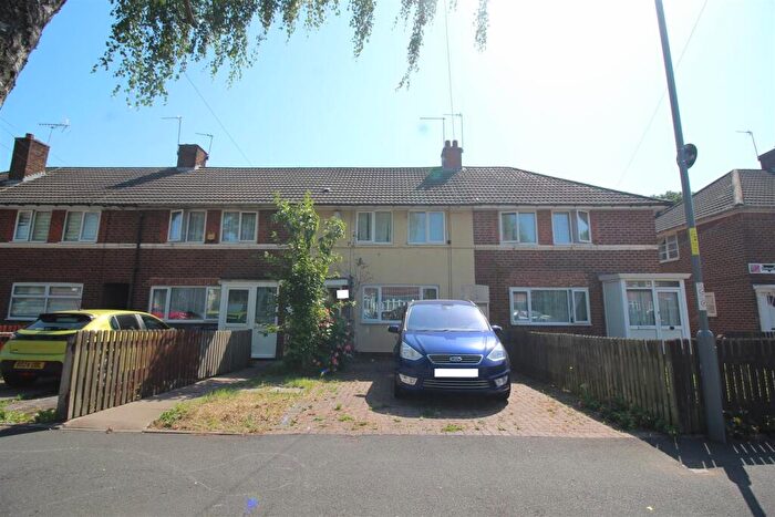 3 Bedroom Terraced House For Sale In Elmore Road, Kitts Green, Birmingham, B33