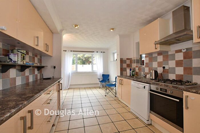 3 Bedroom Link Detached House For Sale In Dover Road, London, E12
