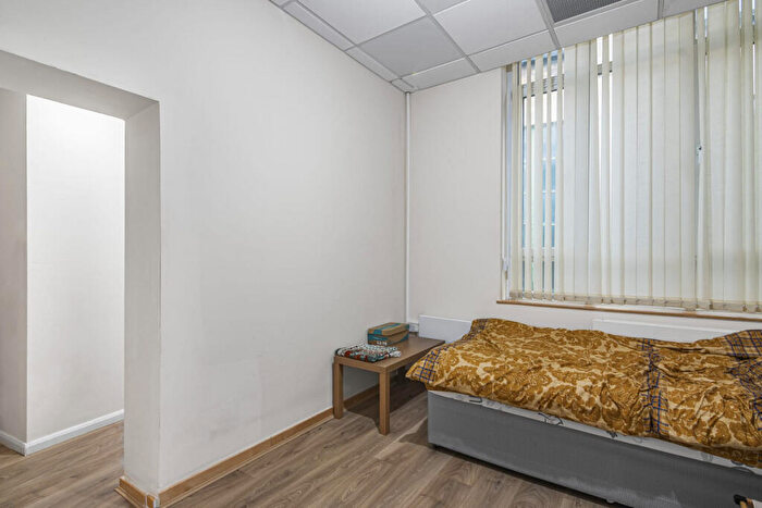 Studio To Rent In Well Street, London, E9