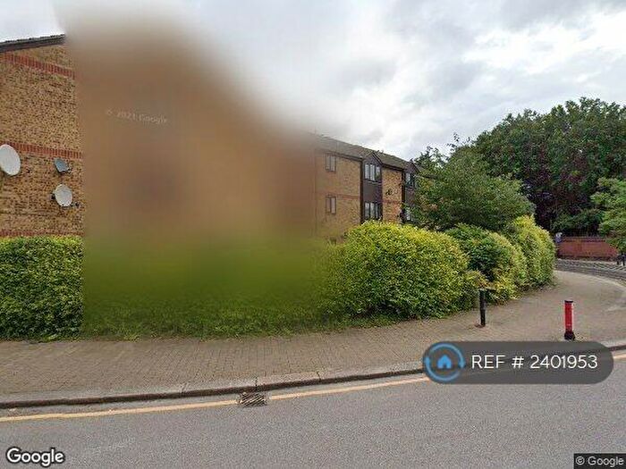 1 Bedroom Flat To Rent In Britten Court, London, E15