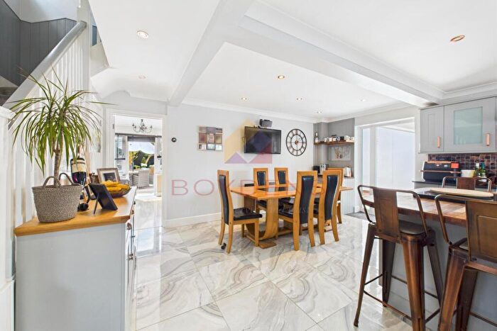 4 Bedroom Link Detached House For Sale In Kiltie Road, Tiptree, CO5