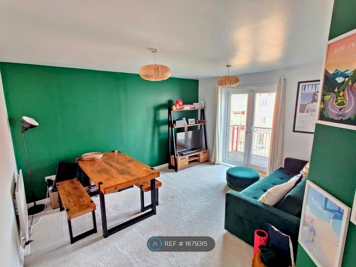 1 Bedroom Flat To Rent In Barnshaw House, Aylesbury, HP21