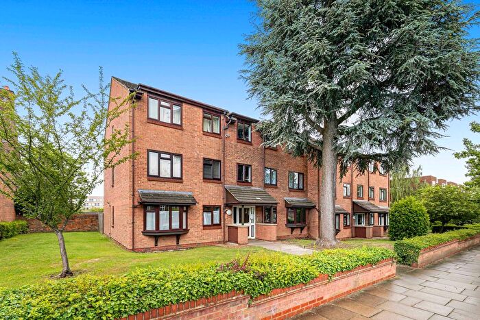 2 Bedroom Flat For Sale In Park View Road, Ealing, W5