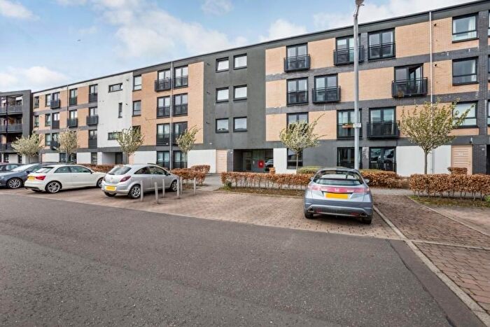 2 Bedroom Flat To Rent In Firpark Court, Glasgow, G31