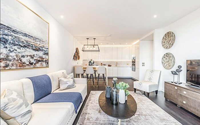 2 Bedroom Flat To Rent In Charles Clowes Walk, London, SW11