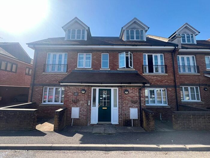 1 Bedroom Flat To Rent In Wey Hill, Haslemere, GU27