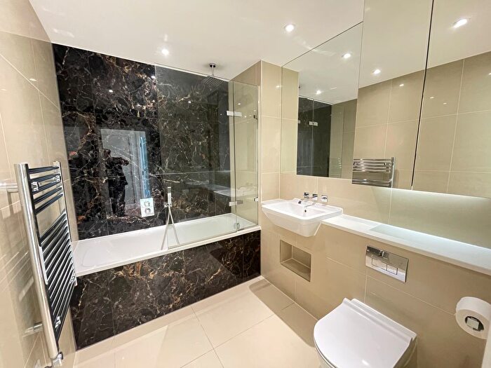 2 Bedroom Flat To Rent In Saffron Central Square, Croydon, CR0