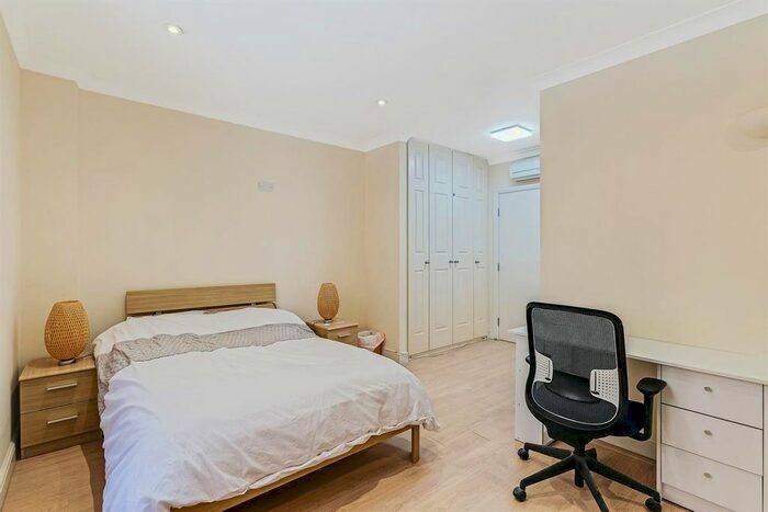 Studio To Rent In Cromwell Road, London, SW7