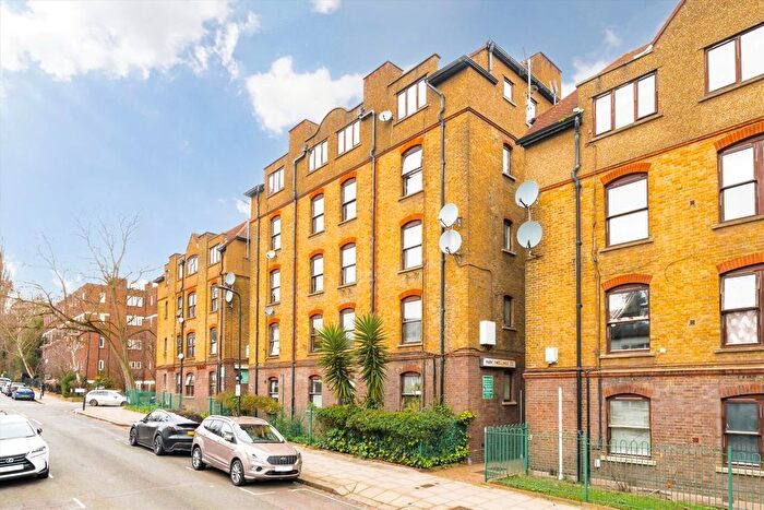 2 Bedroom Flat For Sale In Garnett Road, Hampstead, NW3