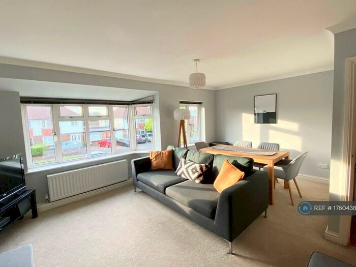 2 Bedroom Maisonette To Rent In Saxon Crescent, Horsham, RH12
