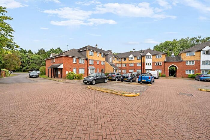 1 Bedroom Flat For Sale In Uxbridge Road, Pinner, HA5