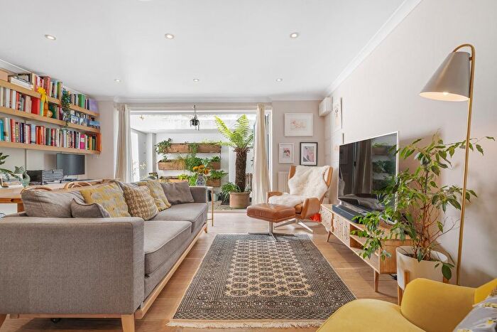 1 Bedroom Flat For Sale In Dalyell Road, London, SW9
