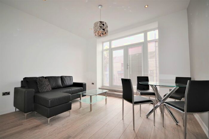 2 Bedroom Flat To Rent In Mansel Street, City Centre, Swansea, SA1