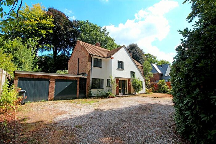 4 Bedroom Detached House To Rent In Middleton Road, Camberley, Surrey, GU15