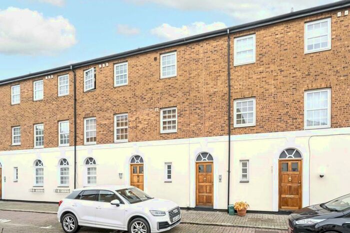 1 Bedroom Flat To Rent In Copenhagen Gardens, London, W4