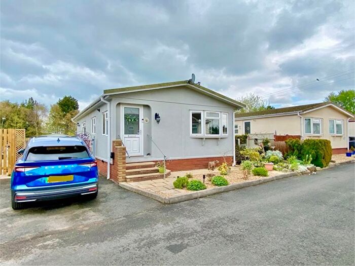 2 Bedroom Mobile/park Home For Sale In Old Willow Road, Breton Park, Muxton, TF2