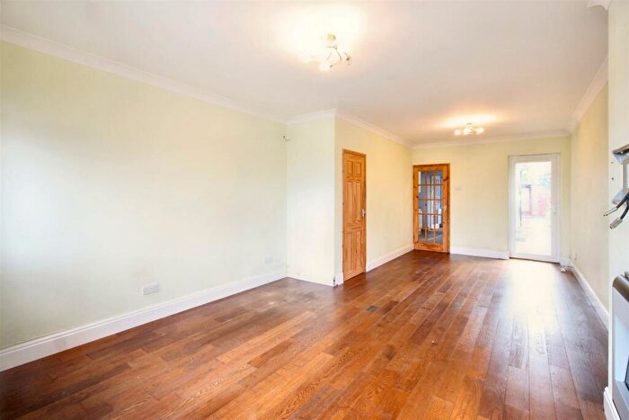 3 Bedroom End Of Terrace House To Rent In Ashingdon Road, Rochford, SS4